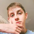 Я Алексей, 18, из Стрежевого, ищу знакомство для постоянных отношений