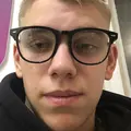 Я Макс, 18, из Рязани, ищу знакомства без обязательств