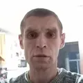 Я Володя, 43, из Мирного, ищу знакомство для регулярного секса