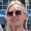 Я Алина, 20, из Ессентуков, ищу знакомство для приятного времяпровождения