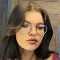 Алёна из Волгограда, мне 19, познакомлюсь для приятного времяпровождения