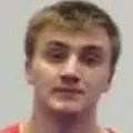 Я Иван, 21, из Златоуста, ищу знакомство для дружбы