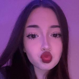 Ксения из Уфы, ищу на сайте приятное времяпровождение