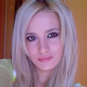 Я Эвелина, 25, знакомлюсь для вирта в Коммунаре