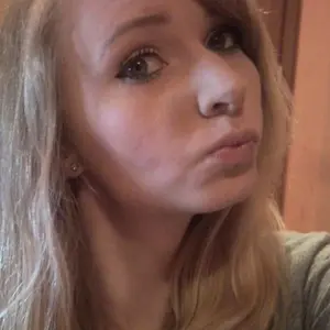Я Карина, 18, знакомлюсь для вирта в Полысаеве