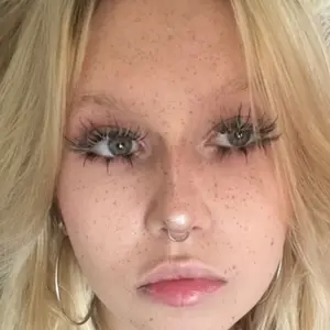 Я София, 20, знакомлюсь без обязательств в Твери