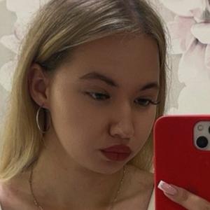 Я Виктория, 42, знакомлюсь для вирта в Тюмени
