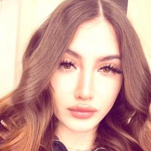 Я Тая, 18, из Кемерово, ищу знакомства на одну ночь