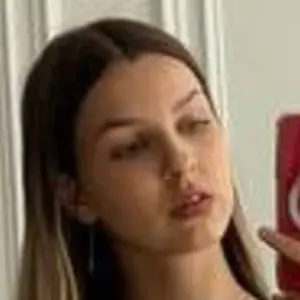 Я Алёна, 19, из Анапы, ищу знакомство для совместных путешествий