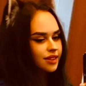 Я Ася, 22, из Москвы, ищу знакомство для постоянных отношений