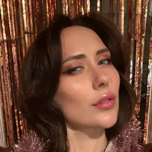 Я Лара, 28, из Москвы, ищу знакомство для постоянных отношений