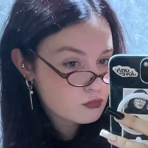 Я Саша, 19, из Тегерана, ищу знакомство для вирта