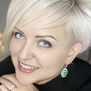 Ирина из Светлогорска, ищу на сайте постоянные отношения