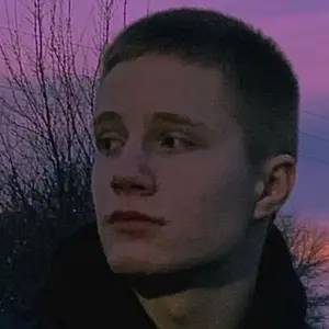 Я Алексей, 19, из Москвы, ищу знакомство для на одну ночь
