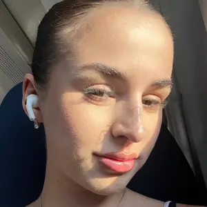 Я Оля, 21, из Симферополя, ищу знакомство для открытые отношения