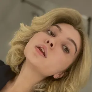 Анастасия из Калининграда, мне 28, познакомлюсь для приятного времяпровождения