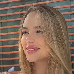 Я Алиса, 25, из Энгельса, ищу знакомство для секса на одну ночь