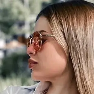 Аня из Сургута, мне 33, познакомлюсь на одну ночь