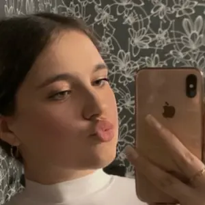 Катя из Смоленска, ищу на сайте знакомства без обязательств