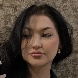 Я Эльвина, 20, из Уфы, ищу знакомство для на одну ночь