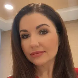 Я Елена, 46, из Владивостока, ищу знакомство для постоянных отношений