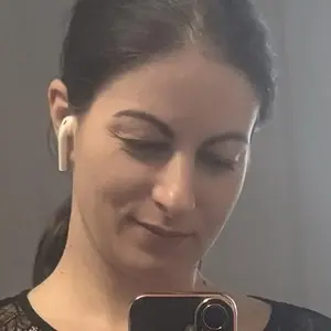 Alena из Твери, ищу на сайте открытые отношения