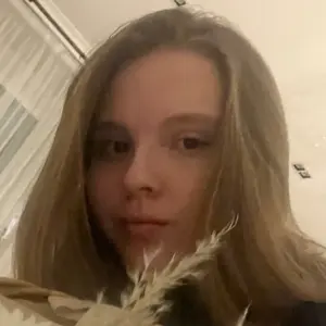 Аделина из Зеленодольска, мне 20, познакомлюсь для приятного времяпровождения