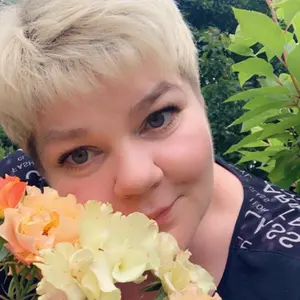 Я Юлия, 46, из Москвы, ищу знакомство для приятного времяпровождения