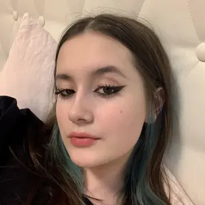 Я Даша, 22, из Кирова, ищу знакомства без обязательств