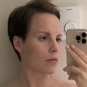 Виктория из Тольятти, мне 32, познакомлюсь для вирта