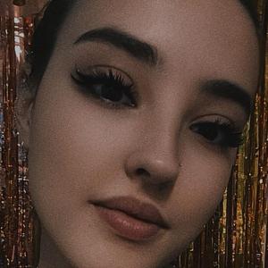 Милена из Казани, мне 18, познакомлюсь для приятного времяпровождения