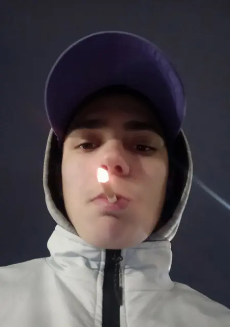 Я Роман, 20, из Кунгура, ищу знакомства без обязательств