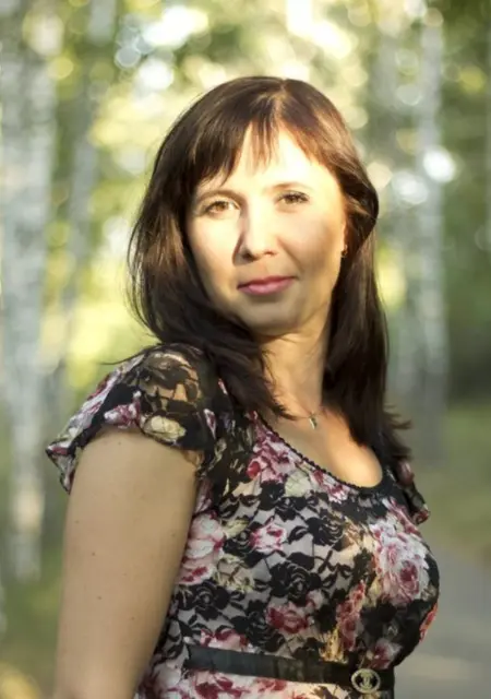 Я Стелла, 47, из Владимира, ищу знакомство для приятного времяпровождения