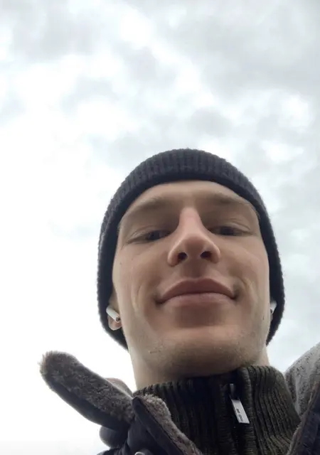 Я Сергей, 29, из Дзержинского, ищу знакомство для приятного времяпровождения