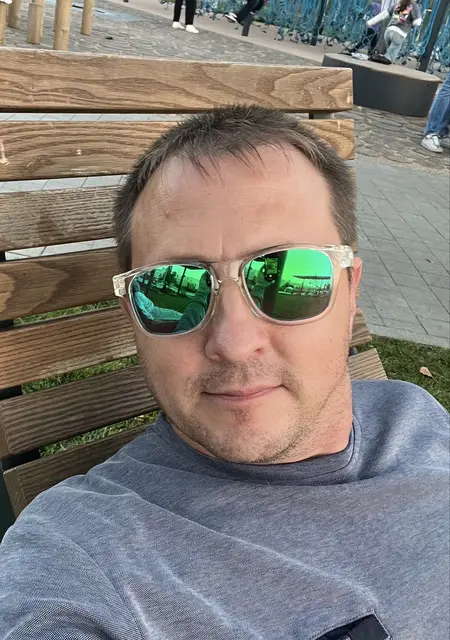 Денис из Екатеринбурга, мне 34, познакомлюсь без обязательств