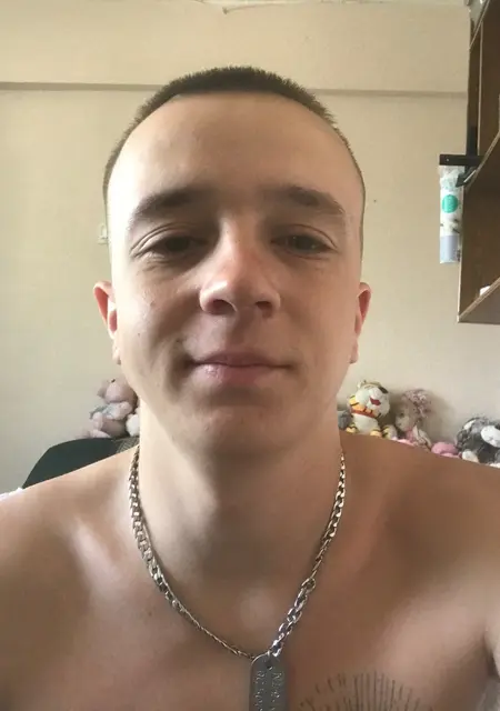 Даня из Ломоносова, ищу на сайте знакомства на одну ночь