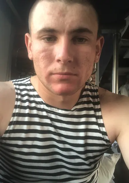 Иван из Куртамыша, мне 23, познакомлюсь без обязательств