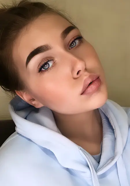 Лена из Ростова, ищу на сайте общение