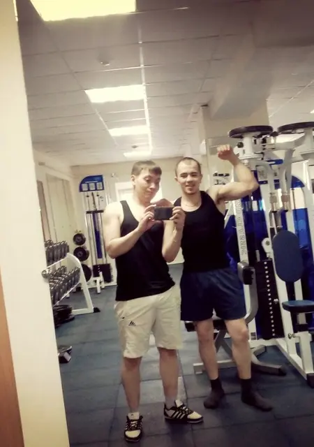 Я Андрюша, 31, знакомлюсь для постоянных отношений в Уренгое