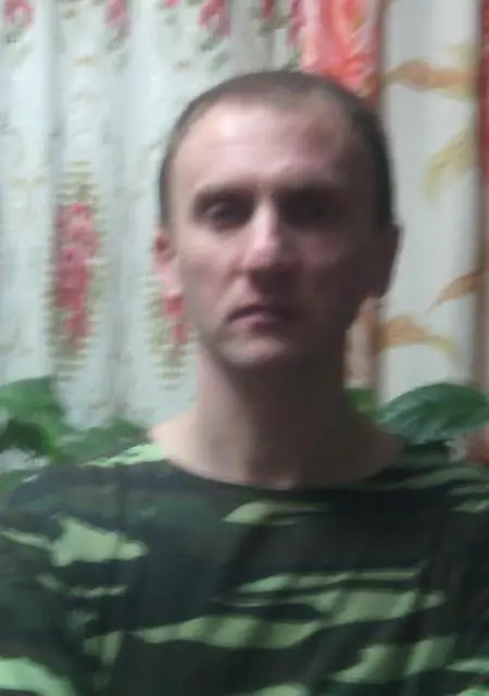 Саша из Киреевска, мне 45, познакомлюсь на одну ночь