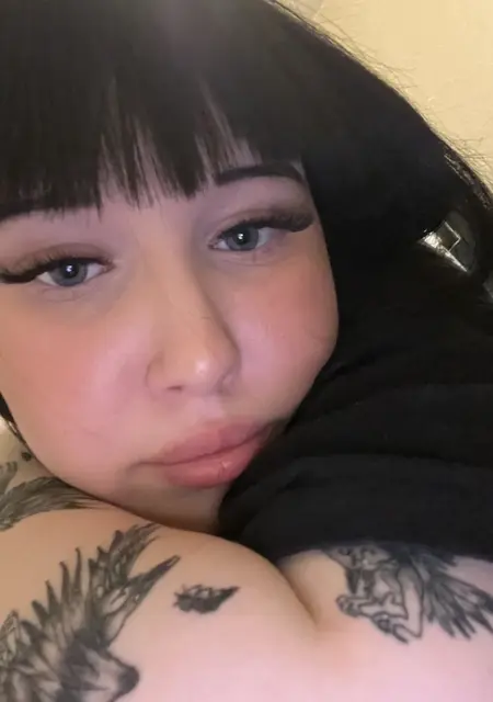 Я Арина, 20, знакомлюсь без обязательств в Великих Луках