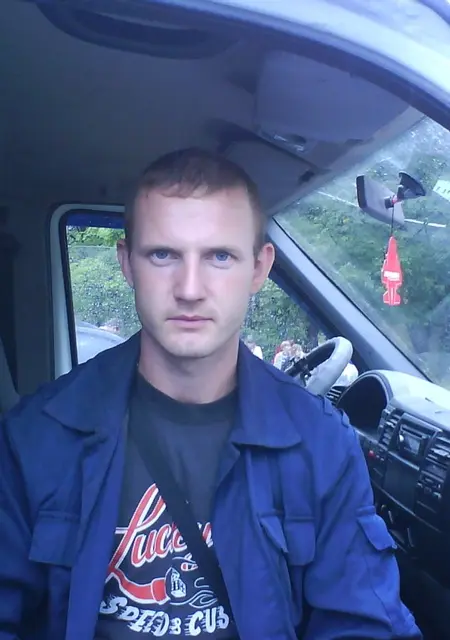 Максим из Шарьи, мне 42, познакомлюсь для постоянных отношений