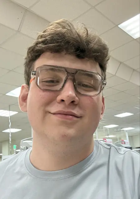 Я Андрей, 20, знакомлюсь без обязательств в Верхней Пышме