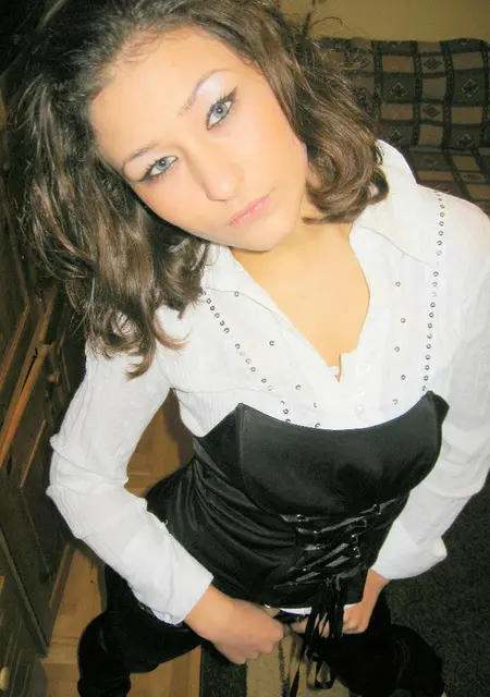 Я Алина, 21, из Александровска, ищу знакомство для общения