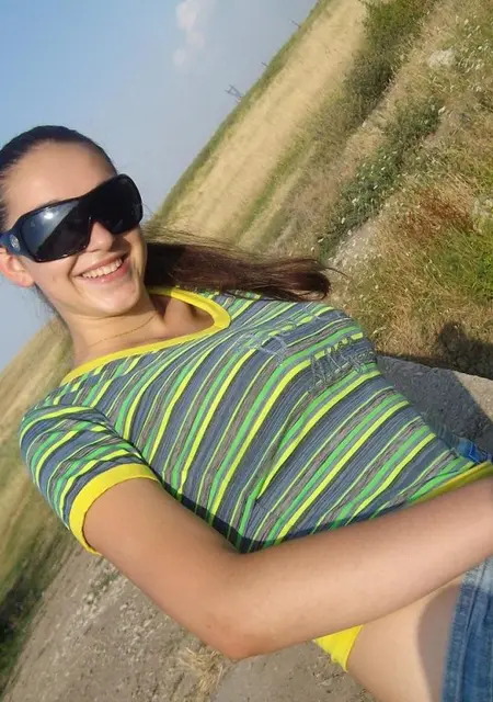 Инесса из Бредов, мне 21, познакомлюсь для общения