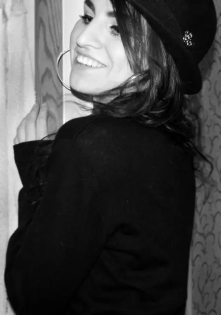 Я Алиса, 20, из Сальска, ищу знакомство для постоянных отношений