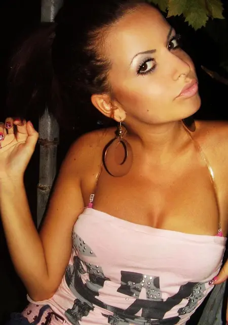 Я Ева, 21, из Каргаполья, ищу знакомства без обязательств