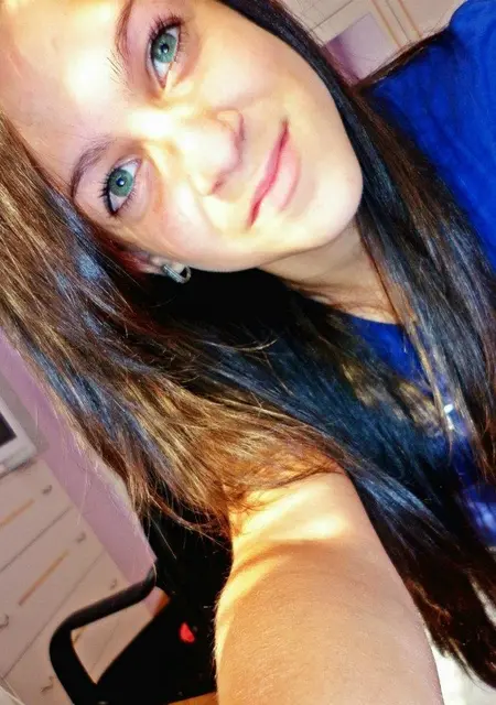 Дина из Орла, мне 18, познакомлюсь на одну ночь