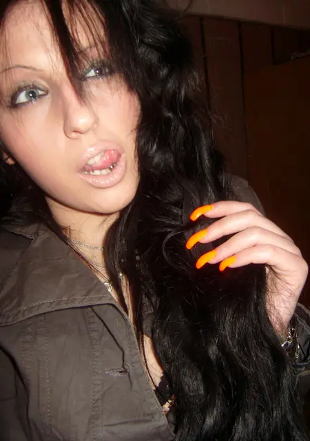 Елизавета из Дегтярска, мне 19, познакомлюсь для общения