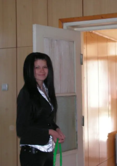 Инесса из Рослякова, мне 20, познакомлюсь без обязательств